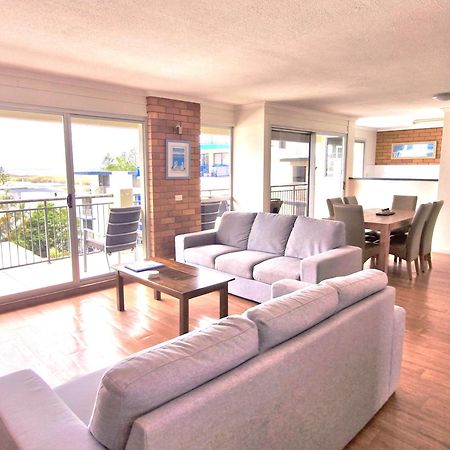 Joanne Apartments Калаундра Экстерьер фото